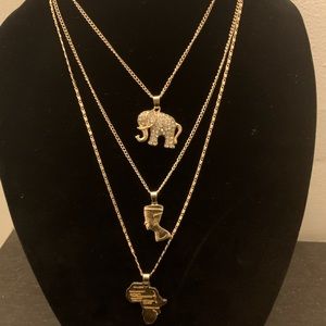 Trio necklace. Adjustable in sizing